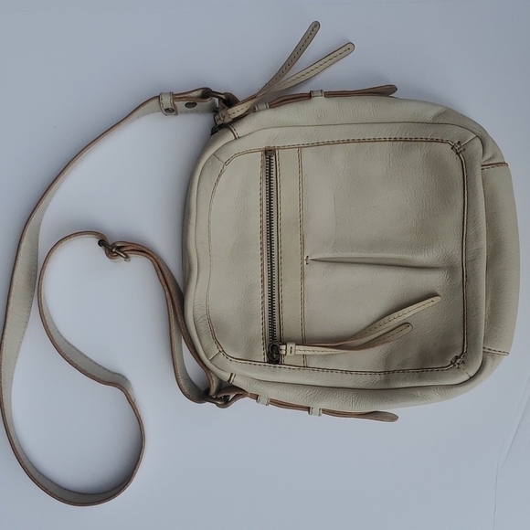 Fossil shoulder crossbody Creme with taupe threads EUC - Picture 1 of 5